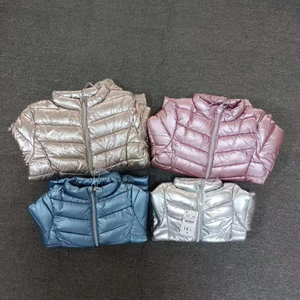  Hochwertige wattierte Jacke für Kinder in 4 Farben. Overstock Store Mädchen-Wintermäntel 